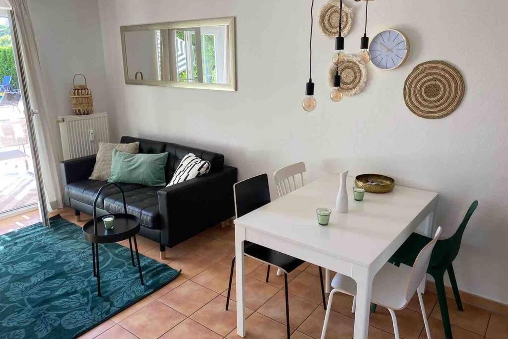 Die Seeblume - Ferienwohnung mit Pool und Seeblick Bodman-Ludwigshafen Exterior foto