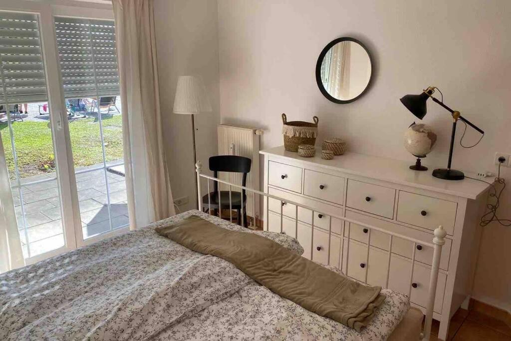 Die Seeblume - Ferienwohnung mit Pool und Seeblick Bodman-Ludwigshafen Exterior foto